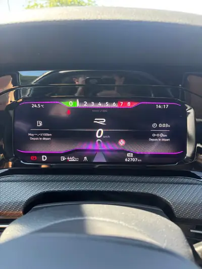 VW Golf 2.0 TSI R DSG 4motion — Performance intégrale et technologie avancée — détail