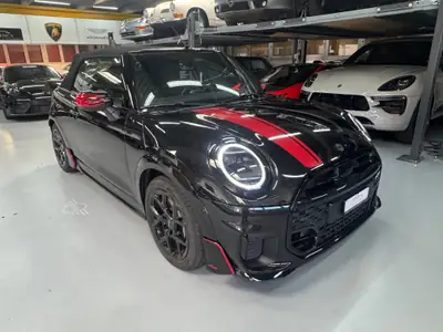 MINI Cooper C Cabriolet — Décapotable sportive avec John Cooper Works Trim et équipements premium — tableau de bord