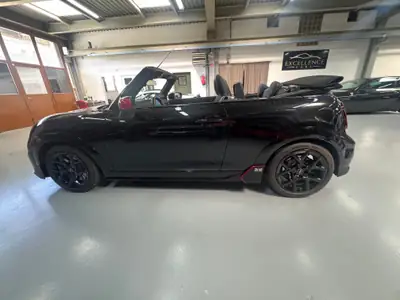 MINI Cooper C Cabriolet — Décapotable sportive avec John Cooper Works Trim et équipements premium — détail
