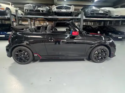 MINI Cooper C Cabriolet — Décapotable sportive avec John Cooper Works Trim et équipements premium — Miniature 8