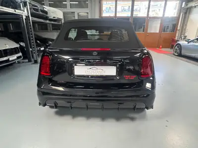 MINI Cooper C Cabriolet — Décapotable sportive avec John Cooper Works Trim et équipements premium — Miniature 14