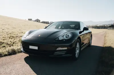Porsche Panamera 4.8 V8 4S PDK — Berline sportive allemande, 400 ch et traction intégrale — arrière