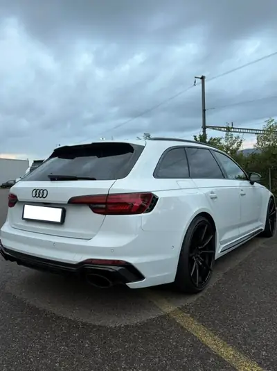 Audi RS4 Avant 2.9 V6 TFSI — Break haute performance 450 ch, 89'000 km — Heckansicht