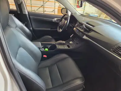 LEXUS CT 200h Excellence — Citadine hybride compacte, faible consommation et fiabilité premium — Thumbnail 7