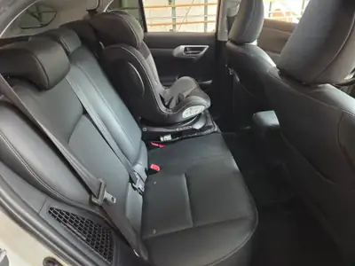 LEXUS CT 200h Excellence — Citadine hybride compacte, faible consommation et fiabilité premium — Thumbnail 8