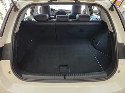 LEXUS CT 200h Excellence — Citadine hybride compacte, faible consommation et fiabilité premium — Thumbnail 9