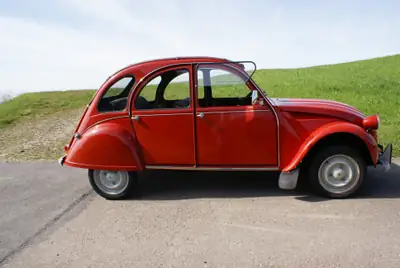 Citroën 2CV4 — L'iconique française de 1974, Statut de Vétéran — exterior view