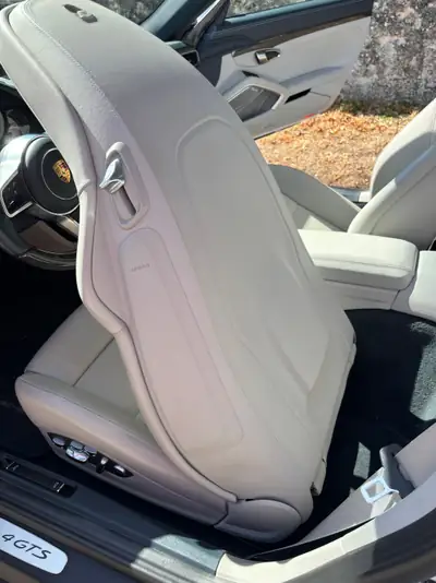 Porsche 911 Targa 4 GTS — 450 ch, toit rétractable et pack carbone complet — vista posteriore
