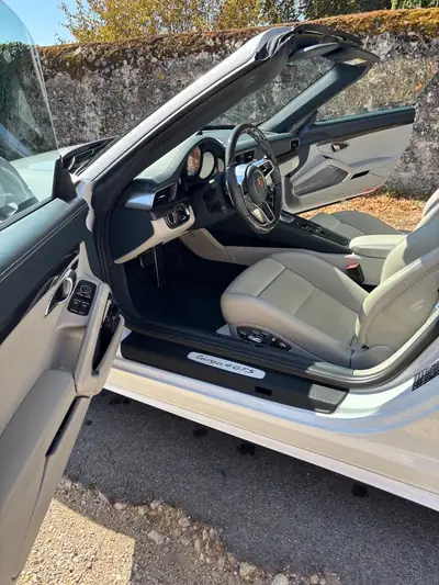 Porsche 911 Targa 4 GTS — 450 ch, toit rétractable et pack carbone complet — Miniatura 11