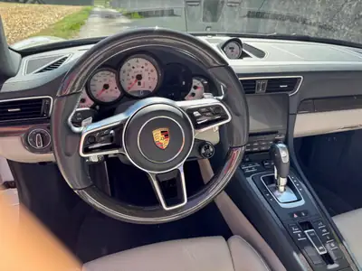 Porsche 911 Targa 4 GTS — 450 ch, toit rétractable et pack carbone complet — Miniatura 10