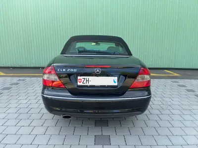 Mercedes-Benz CLK 280 Cabriolet — Élégance décapotable, ligne AMG et 231 ch — interior