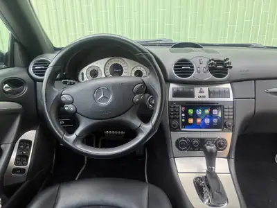 Mercedes-Benz CLK 280 Cabriolet — Élégance décapotable, ligne AMG et 231 ch — detail