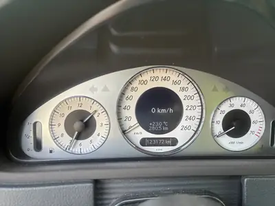 Mercedes-Benz CLK 280 Cabriolet — Élégance décapotable, ligne AMG et 231 ch — Thumbnail 7