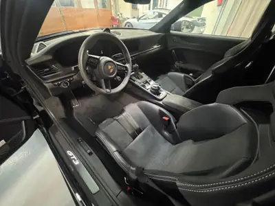 Porsche 911 Carrera GT3 PDK — Performance extrême, Pack Weissach complet, faible kilométrage — Miniature 11