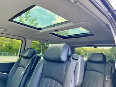 Mercedes-Benz Viano 3.0 V6 CDI — Monospace premium 6 places, moteur puissant — détail