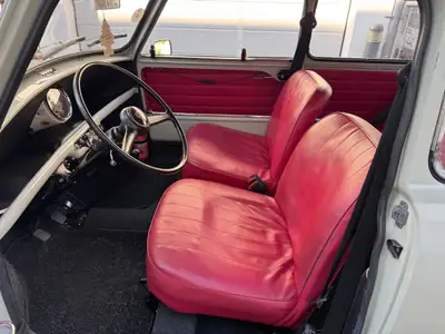 Austin Mini Seven 850 Export 1966 — Légende britannique restaurée, certificat Heritage — tableau de bord