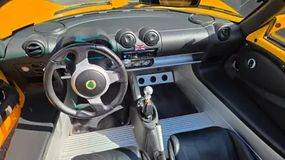 Lotus Elise 1.8 16V 111 SC — Sportive légendaire, 51 000 km, jaune éclatant — Armaturenbrett