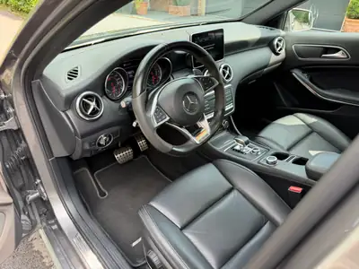 Mercedes-AMG A 45 4MATIC — Berline sport 381 ch, 4x4 intégral, très faible kilométrage — arrière