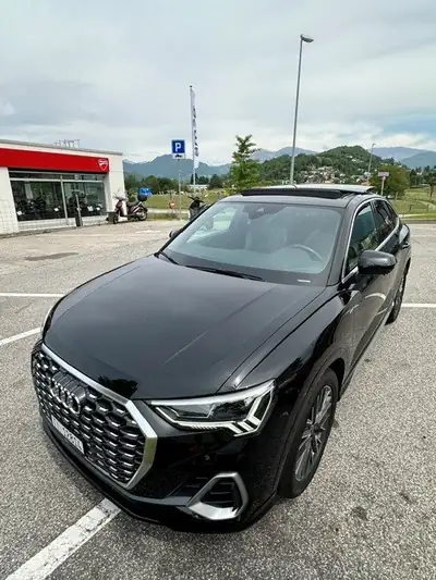 Audi Q3 Sportback 35 TFSI S line — SUV coupé hybride léger, 12 600 km seulement — Außenansicht