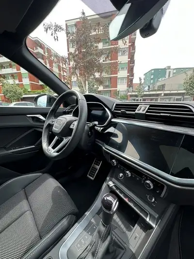 Audi Q3 Sportback 35 TFSI S line — SUV coupé hybride léger, 12 600 km seulement — Detail