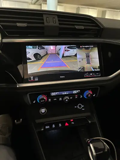 Audi Q3 Sportback 35 TFSI S line — SUV coupé hybride léger, 12 600 km seulement — Armaturenbrett