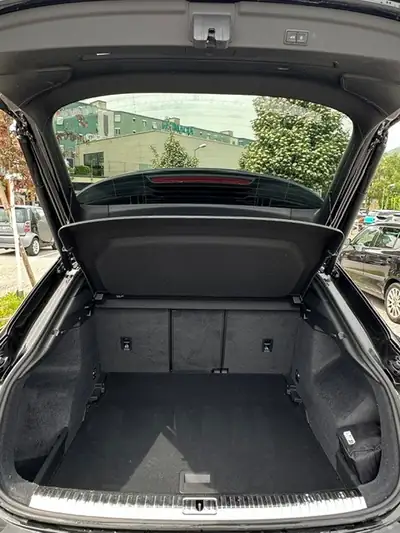 Audi Q3 Sportback 35 TFSI S line — SUV coupé hybride léger, 12 600 km seulement — Miniatur 9