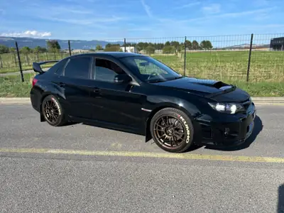 Subaru WRX 2.5 T Sport 2011 — Berline sportive 300 ch, transmission manuelle, sans sinistre — vista esterna