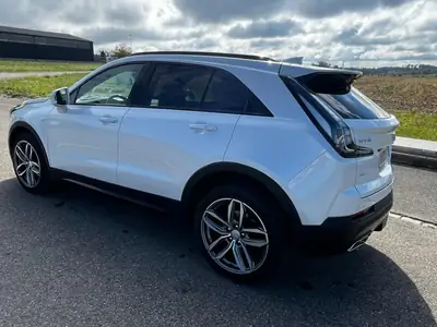 Cadillac XT4 2.0 T Premium Luxury AWD — SUV américain robuste, entretien récent — Miniatura 10