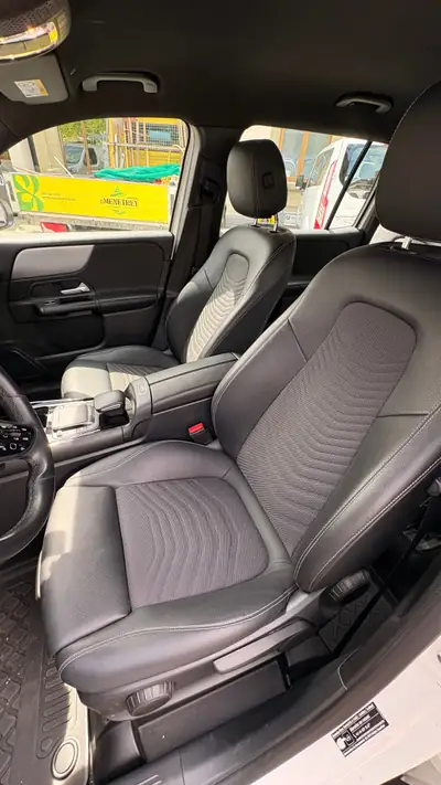 Mercedes-Benz GLB 180 d Style — SUV compact diesel, 84 000 km, sans sinistre — Armaturenbrett
