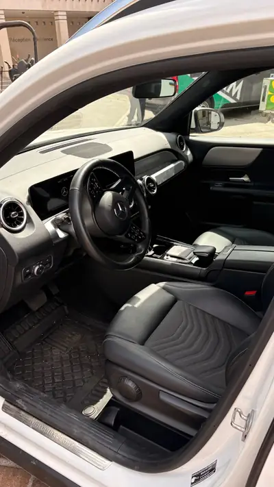 Mercedes-Benz GLB 180 d Style — SUV compact diesel, 84 000 km, sans sinistre — Detail