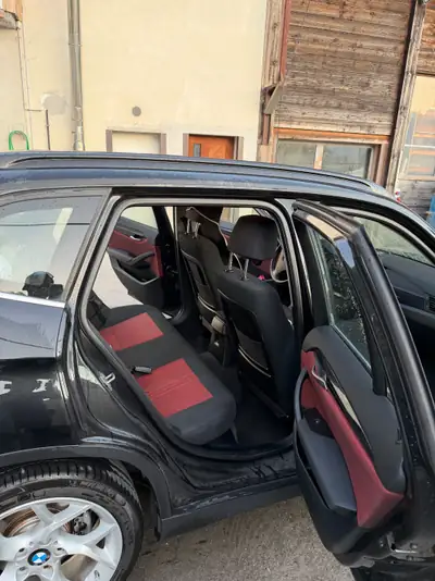 BMW X1 18d xDrive — SUV compact diesel robuste, 237'000 km — tableau de bord