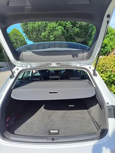 SEAT Leon 1.5 eTSI 150 FR DSG — Break hybride léger, 80 000 km, sans sinistre — détail