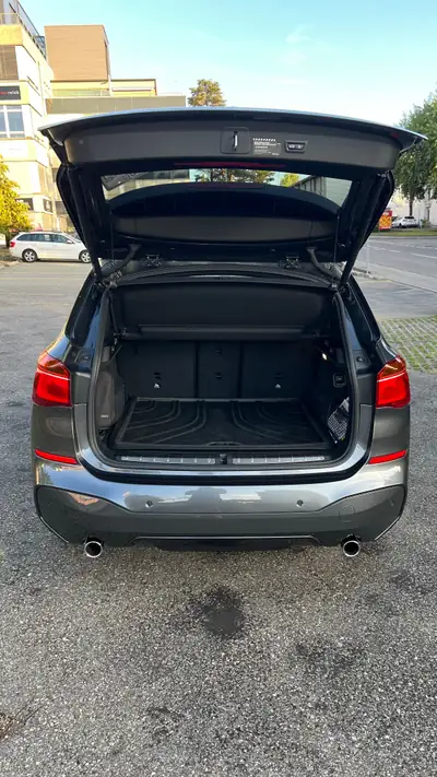 BMW X1 20d xDrive SAG — SUV compact diesel performant, historique sans sinistre — Heckansicht