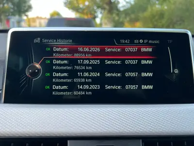 BMW X1 20d xDrive SAG — SUV compact diesel performant, historique sans sinistre — Miniatur 10