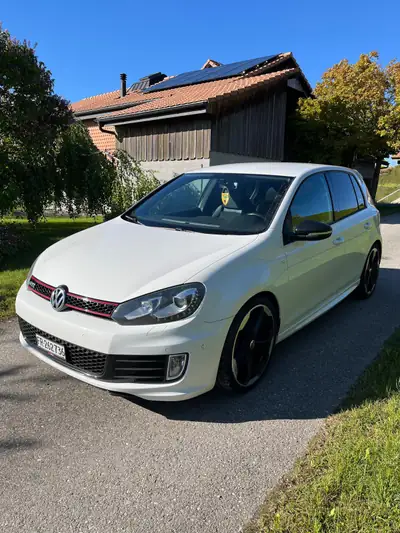 VW Golf 2.0 TSI GTI Edition 35 — Sportive compacte, 235 ch et boîte manuelle — vue extérieure