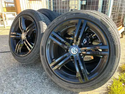 VW Golf 2.0 TSI GTI Edition 35 — Sportive compacte, 235 ch et boîte manuelle — détail