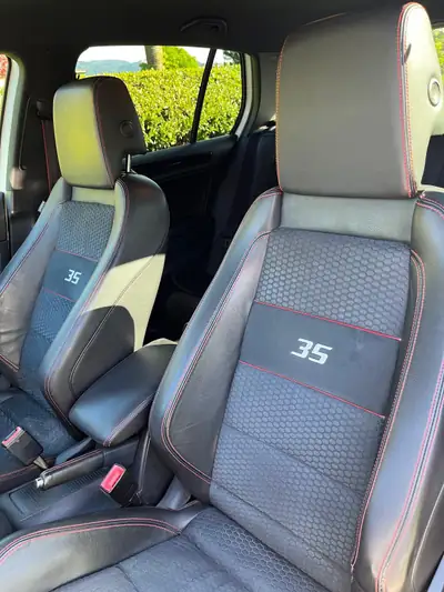 VW Golf 2.0 TSI GTI Edition 35 — Sportive compacte, 235 ch et boîte manuelle — intérieur