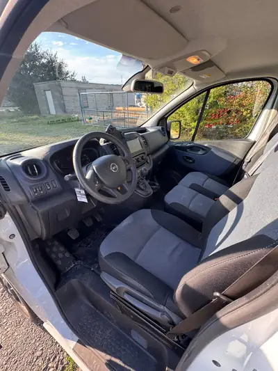 Opel Vivaro 1.6 CDTI 145 — Utilitaire compact fiable, frais révisionné — Detail
