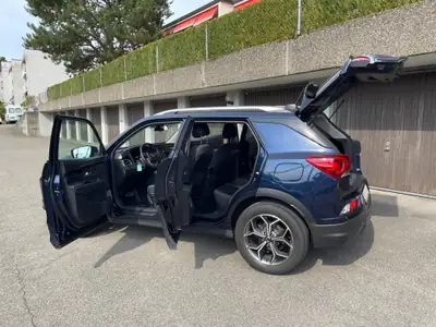 SsangYong Korando 1.6 CRDi — SUV compact diesel, 31 000 km seulement — side view