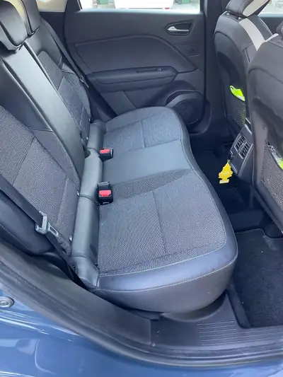 Renault Captur 2021 — Petit SUV urbain, toit panoramique, seulement 31'000 km — detail