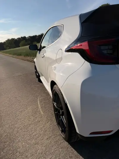 Toyota GR Yaris 1.6 Turbo Sport 4x4 — Performance turbo et polyvalence 4 roues motrices — interior