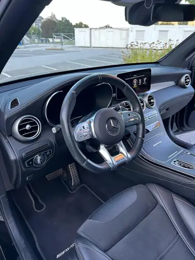 Mercedes-Benz GLC 63 AMG 4MATIC — Puissance brute et luxe sportif, 57'000 km seulement — tableau de bord