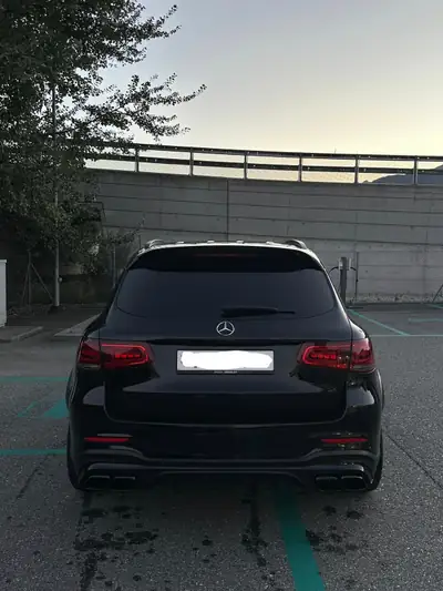 Mercedes-Benz GLC 63 AMG 4MATIC — Puissance brute et luxe sportif, 57'000 km seulement — intérieur
