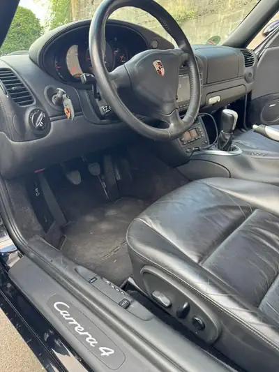 Porsche 911 Carrera 4 Cabriolet — 320 ch, boîte manuelle, 70'000 km — Miniature 10