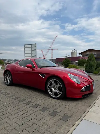 Alfa Romeo 8C Coupé 2008 — Légendaire sportive italienne, seulement 48'000 km — fianco
