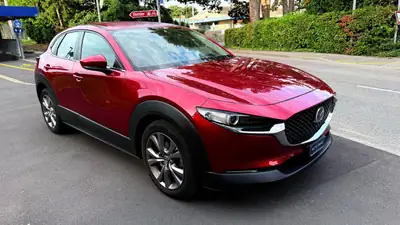 Mazda CX-30 SKYACTIV-G M Hybrid 122 — SUV compact hybride, entretien impeccable — côté