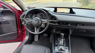 Mazda CX-30 SKYACTIV-G M Hybrid 122 — SUV compact hybride, entretien impeccable — Miniature 10