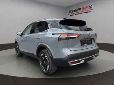 Nissan Qashqai 1.3 DIG-T MHEV N-Connecta — SUV hybride léger, faible kilométrage et garantie constructeur — interni
