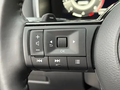 Nissan Qashqai 1.3 DIG-T MHEV N-Connecta — SUV hybride léger, faible kilométrage et garantie constructeur — Miniatura 21