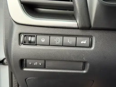 Nissan Qashqai 1.3 DIG-T MHEV N-Connecta — SUV hybride léger, faible kilométrage et garantie constructeur — Miniatura 20
